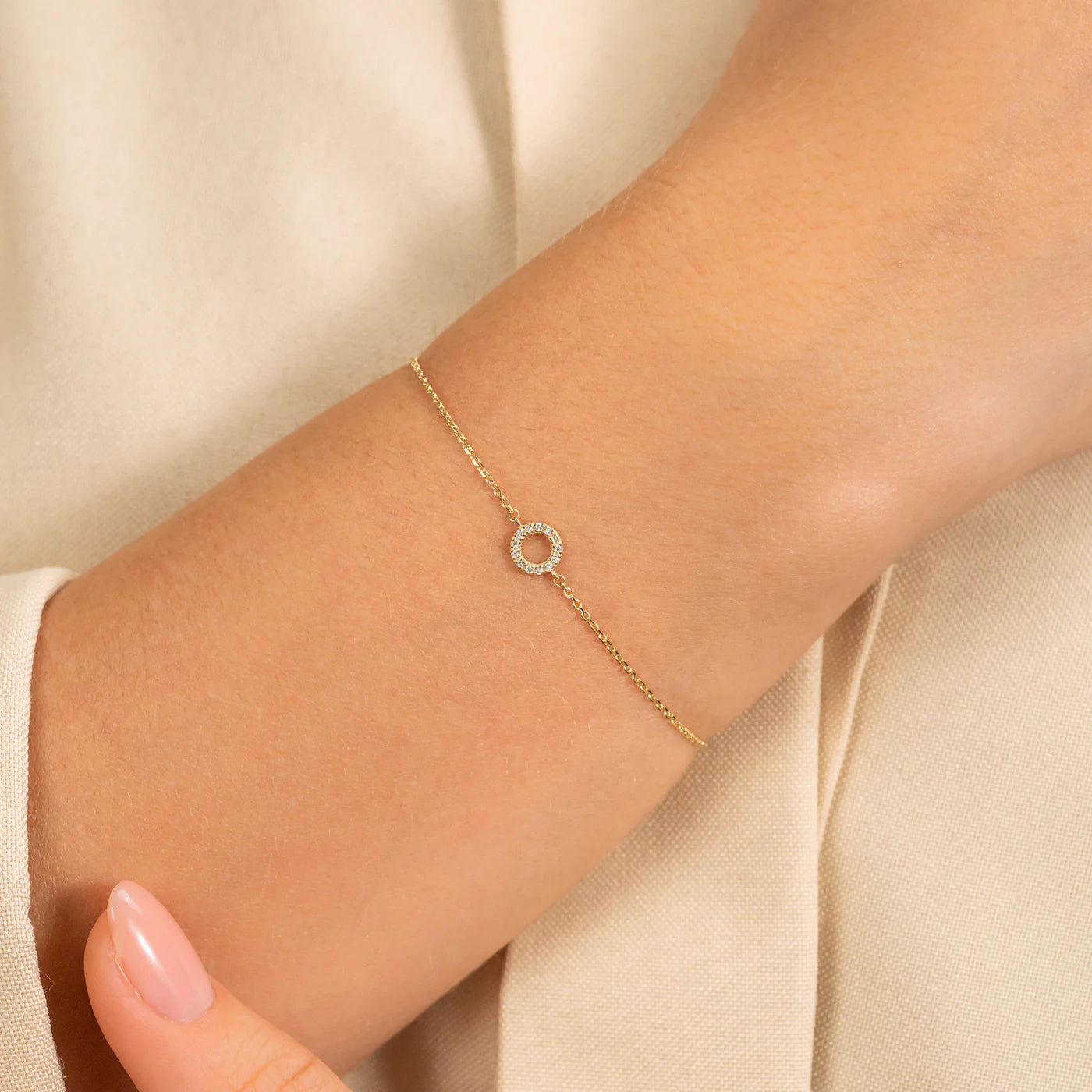 Minimal O Bracelet
