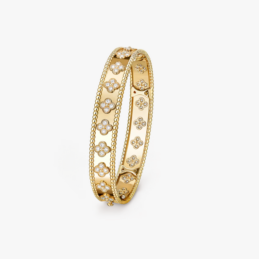 Pèarl Clover Bangle