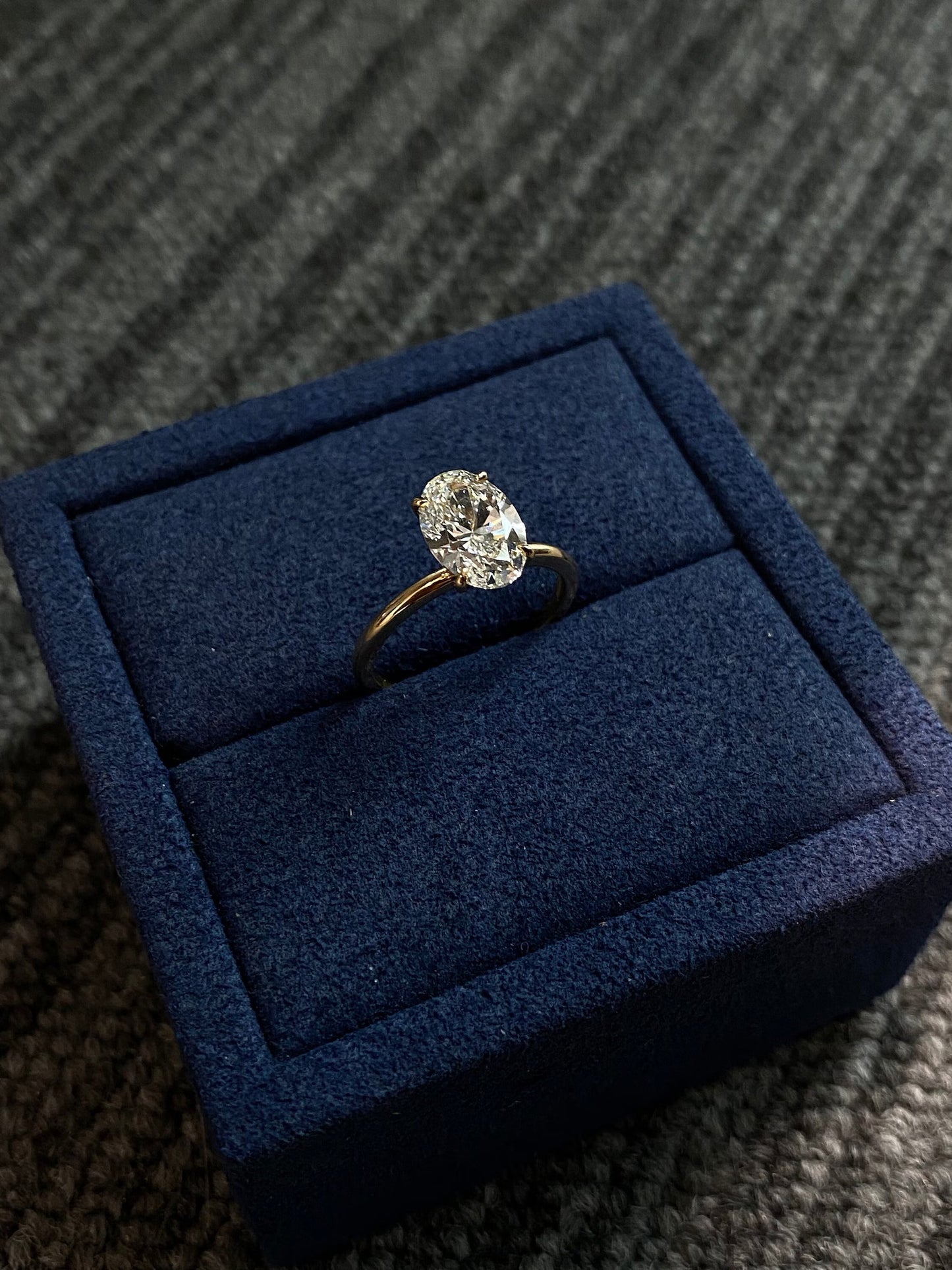 Oval cut Solitaire