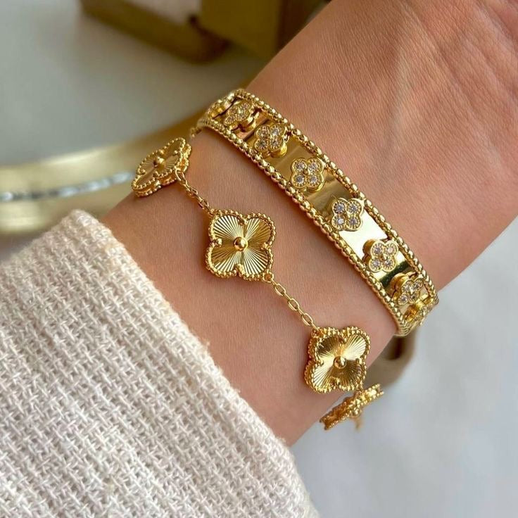 Pèarl Clover Bangle