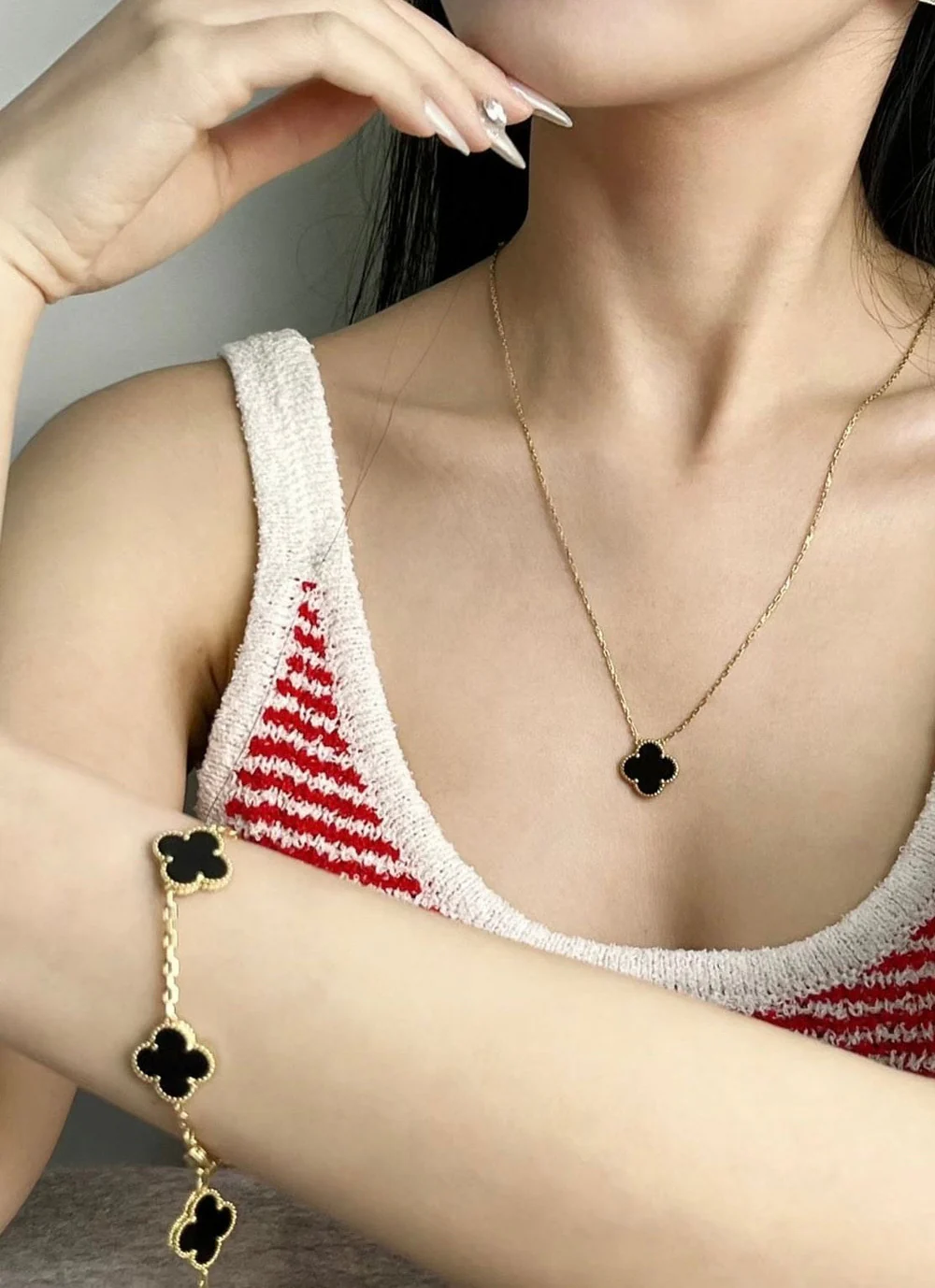Van Necklace (Black)