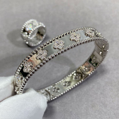 Pèarl Clover Bangle (Silver)