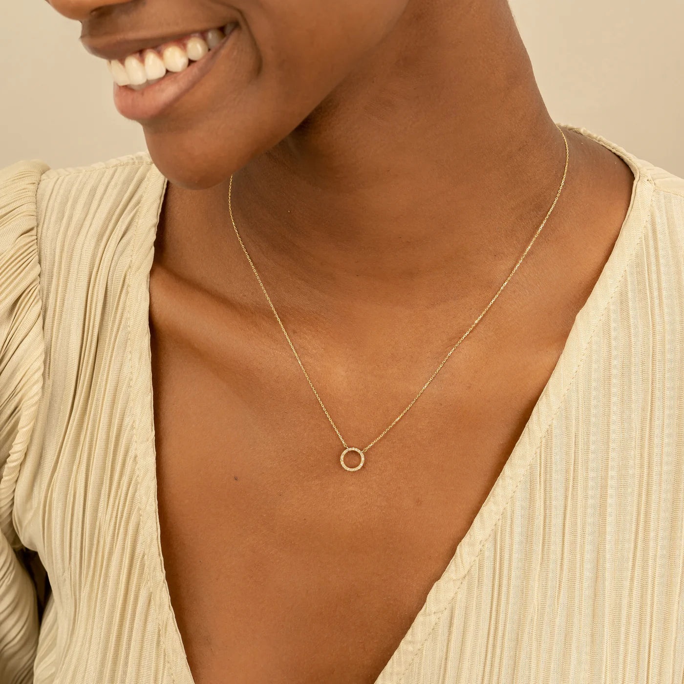 Minimal Round Pendant